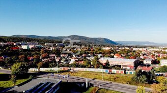 Prodej pozemku ke komerčnímu využití v blízkosti centra stat - 8