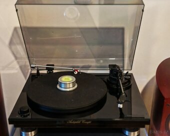 Gramofon Reloop v klavírním laku - 8