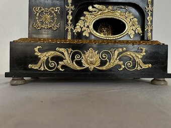 Empírové hodiny - kováři s hracím strojem zajímavý mode - 8