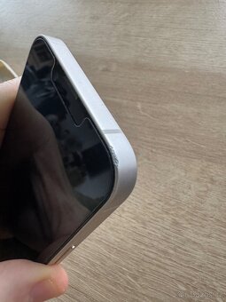 Apple iPhone 13, 128gb s příslušenstvím - 8