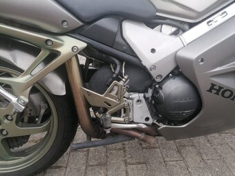 Honda VFR 800 - 8
