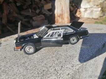 Modely aut - 8