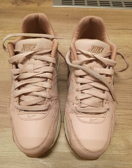 Kožené dámské boty Nike Air Max Command EUR 39 - 8