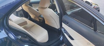 LEXUS IS300h LUXURY - 8