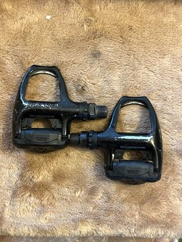 Silniční pedály Shimano PD-R540 - 8