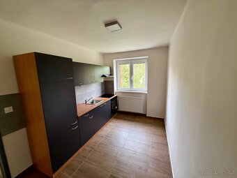 Činžovní dům po kompletní rekonstrukci - 8