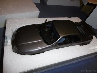 Prodám Pár Modelů 1:18 - 8