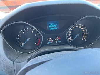 Ford Focus 1.0 - 8