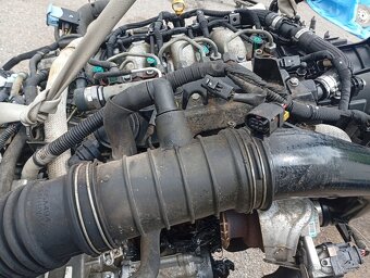 PEUGEOT 4007, CITROEN C-CROSSER MOTOR 2,2HDI 115KW 4HN - 8