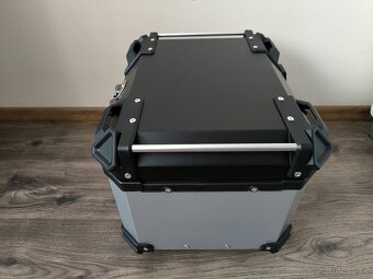 Zadní motokufr TopCase 45L hliníkový - 8