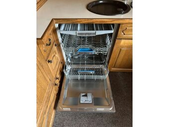 Dubová rustikální kuchyňská linka včetně spotřebičů,5045 - 8