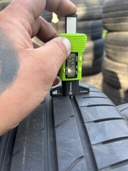 Letní pneu 245/40 R18 - 8