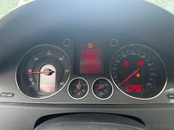 Volkswagen Passat B6 2.0 TDI - 8