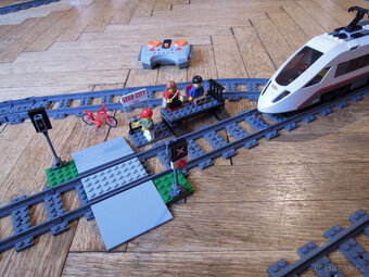 Lego vlak 60051 + 4 sady kolejí navíc - 8