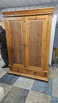 Šatní skříň borovice - 8