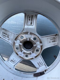 Original kola vw golf 7 - 8