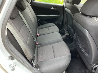 Hyundai i30 - stříbrná metalýza, nafta, 2011 - 8