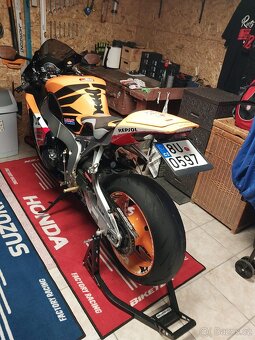 Honda CBR 1000 rr edice REPSOL - 8