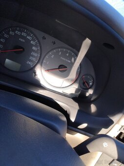 VOLVO S40 2,0T 2000 AUTOMAT sedan - DILY z auta - 8