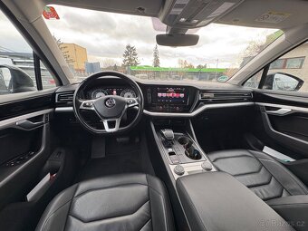 Volkswagen touareg,3.0 TDI,tažné,výhřevy,Navi - 8