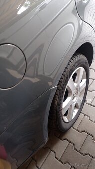 VW Touran  1,6 FSI ,85kw,r.2004 - 8