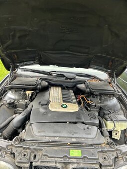 Bmw e39 530DA 135kw náhradní dily cosmosschwarz - 8