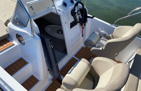Trident 530 Sundeck - 8