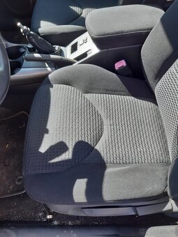 Toyota Rav4 sedačky - 8