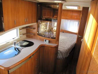 Prodám karavan Hobby 460 ufe,r.v.2007  mover, solár ,satelit - 8
