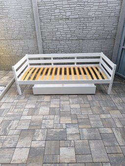 Prodám dřevěnou postel 90cm x 200cm - 8