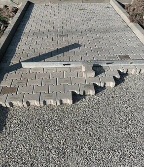 Zámkové dlažby a obrubníky - 8