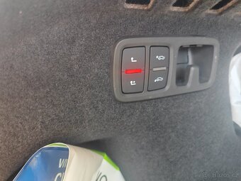Prodám Audi RSQ8 Dynamic plus - 8