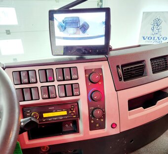 VOLVO FE320 chladiarenské-mraziarenské ADR - 8