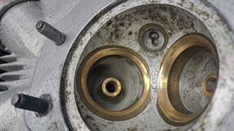 Motor NSU OSL 351 - hlinikova hlava - 8