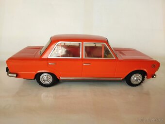 stará hračka Poľský Fiat 125p - 8