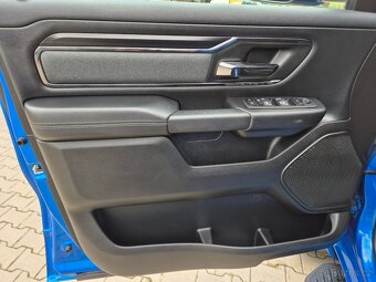DODGE RAM 1500 5,7 HEMI BUILT TO SERVE 2023 - 8