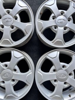 Lada Niva originál Alu disky - ET 58 - 8