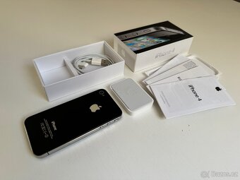 Sbírka iPhone 2G - 4S - 8