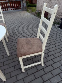 Jídelní set – stůl + 4 židle hledají nový domov - 8