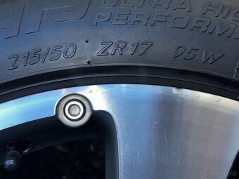 Original ALU kola VW Funplay 6 17" 6,5J ET42 + 215/50/R17 - 8