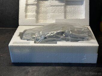 BMW M5 E34 Cecotto zelená 1:18 - 8