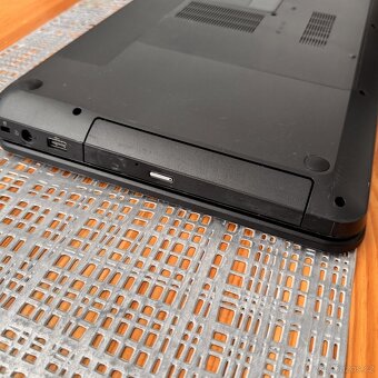 Notebook HP (Win 10 Pro, 8GB RAM, 512 GB SSD Disk) - 8