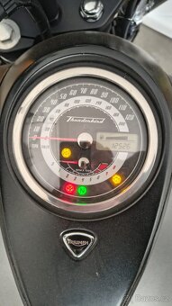 Triumph Thunderbird Strom - 8