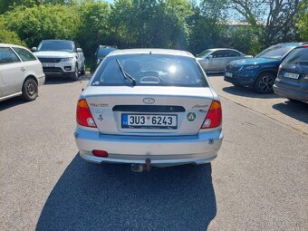 Hyundai Accent - 8