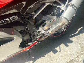 Aprilia RSV 1000 RR Factory Carbon rok 2006 - 8
