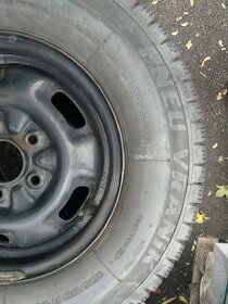 Kola na Hyundai H 100 se zimním pneu - 8