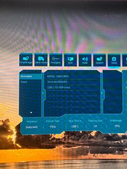 Philips Evnia 34M2C8600 – OLED zakřivený 34" monitor - 8