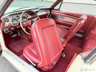Ford Mustang - 8
