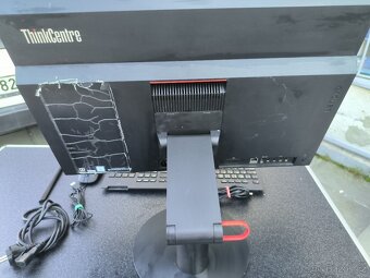 Lenovo ThinkCentre M800z - 8