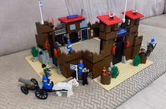 LEGO 6769 - FORT LEGOREDO - 8